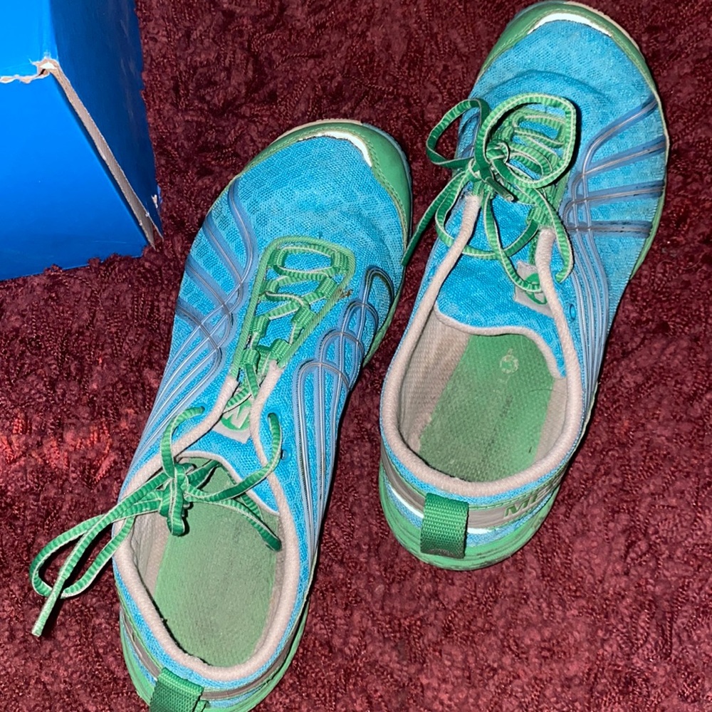 Pair of Womens Vibram Running Shoes 8